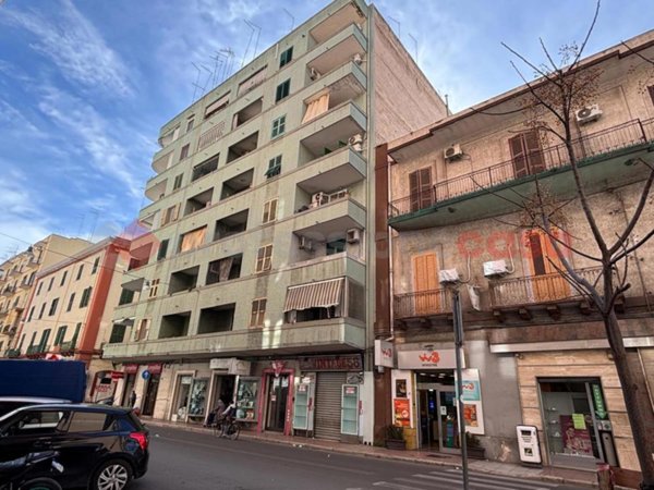 negozio in vendita a Taranto in zona Tre Carrare-Battisti