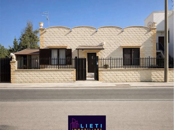 casa indipendente in vendita a Taranto in zona San Vito