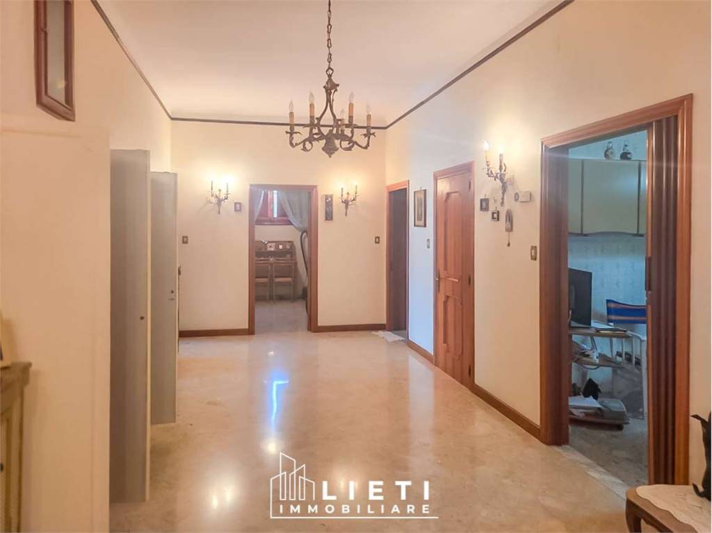 appartamento in vendita a Taranto in zona Borgo