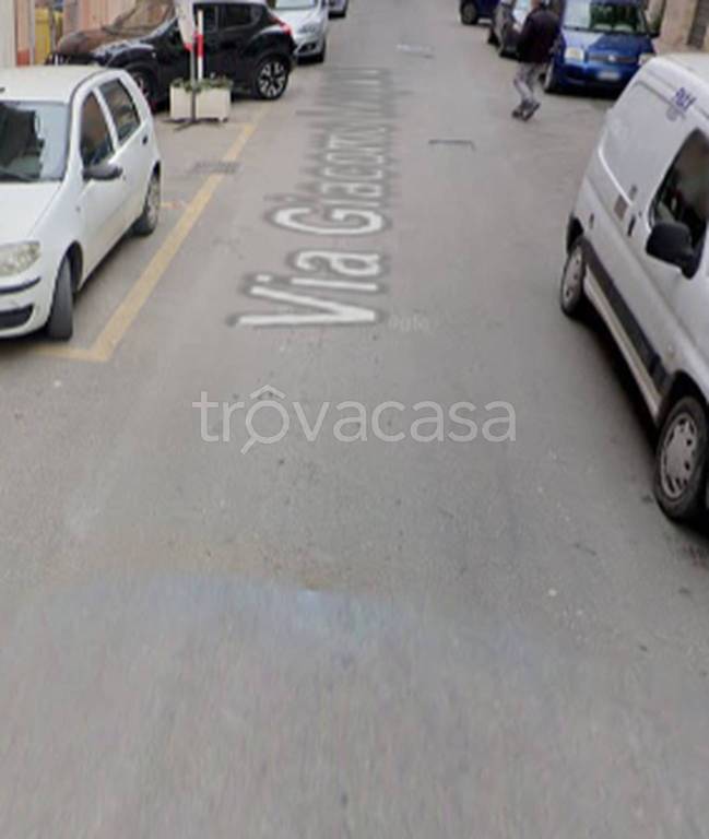 appartamento in vendita a Taranto in zona Tamburi-Croce