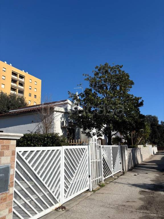 casa indipendente in vendita a Taranto in zona Talsano