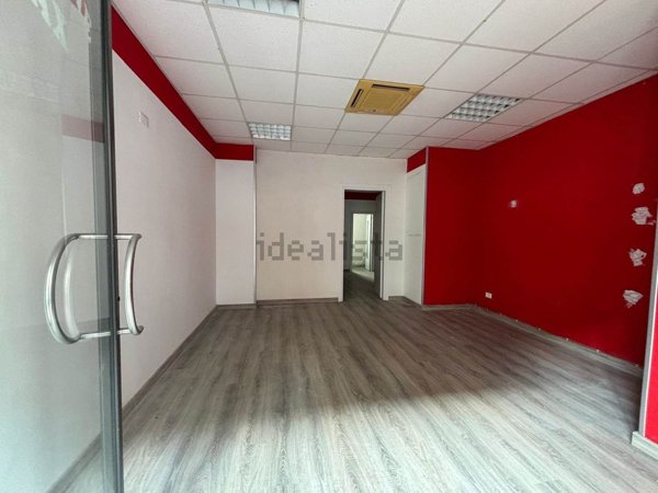 locale commerciale in vendita a Taranto