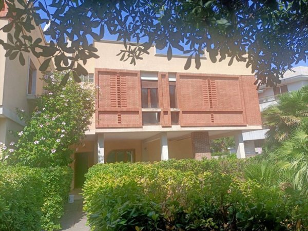 appartamento in vendita a Taranto in zona Tamburi-Croce