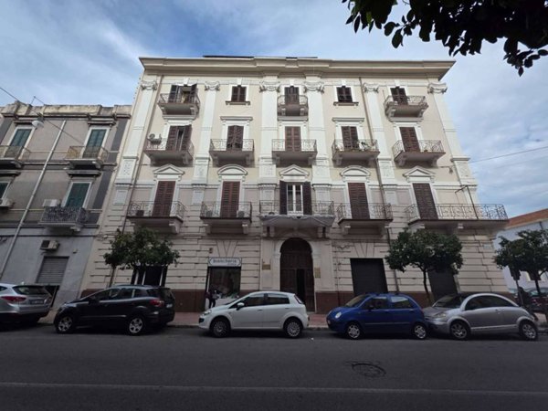 intera palazzina in vendita a Taranto in zona Borgo