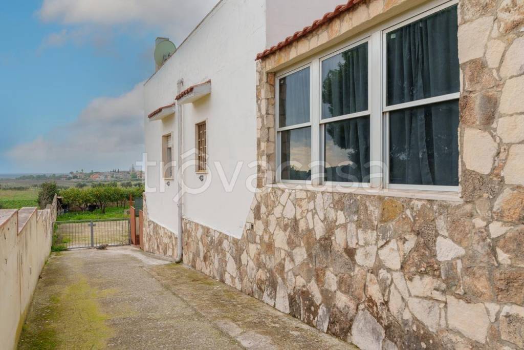 casa indipendente in vendita a Taranto in zona Carelli