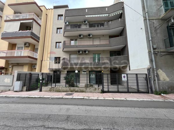 negozio in vendita a Taranto in zona Tre Carrare-Battisti
