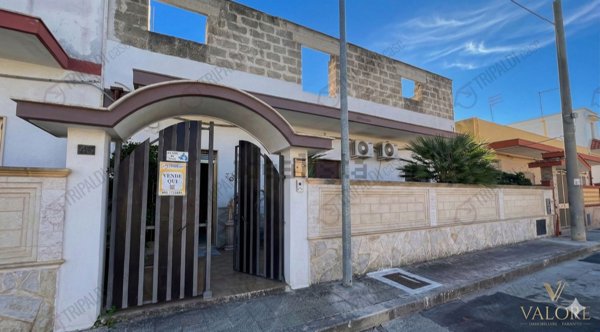 casa indipendente in vendita a Taranto in zona Talsano