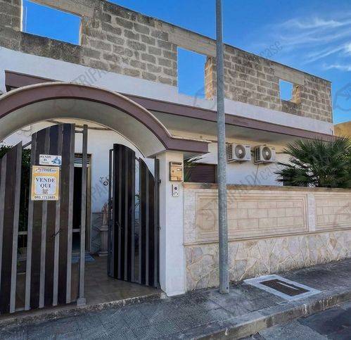 casa indipendente in vendita a Taranto in zona Talsano