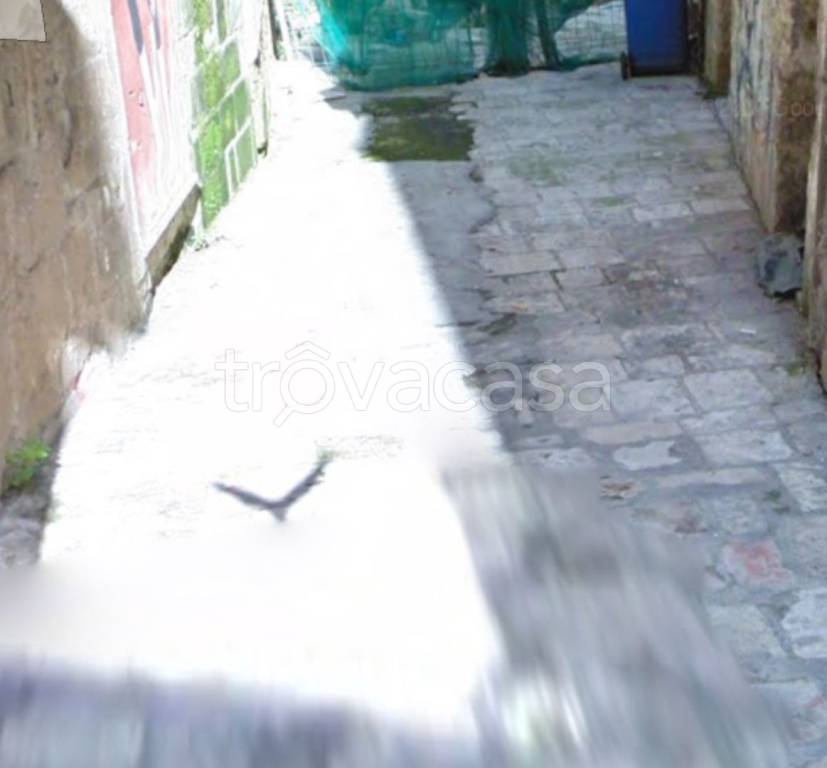 locale commerciale in vendita a Taranto in zona Borgo Antico