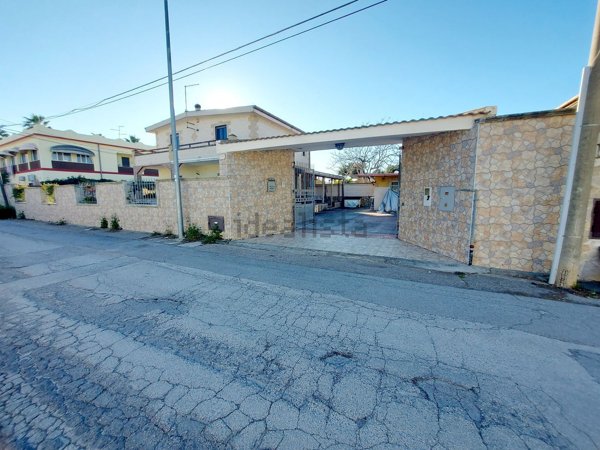 casa indipendente in vendita a Taranto