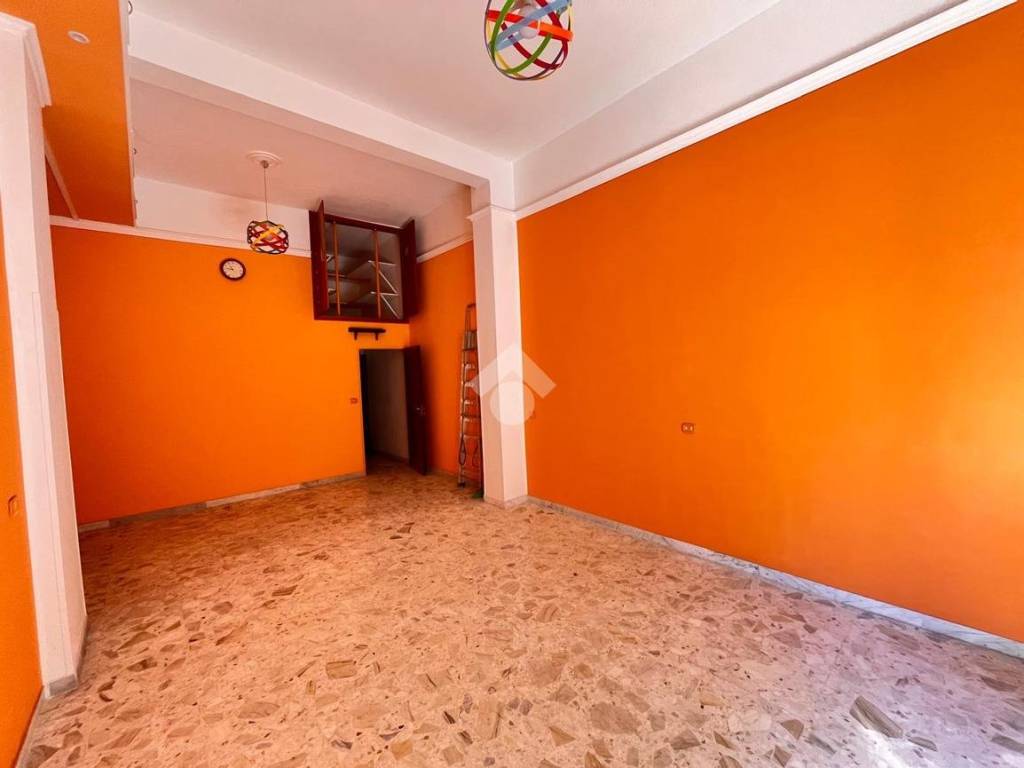 negozio in vendita a Taranto in zona Italia-Montegranaro