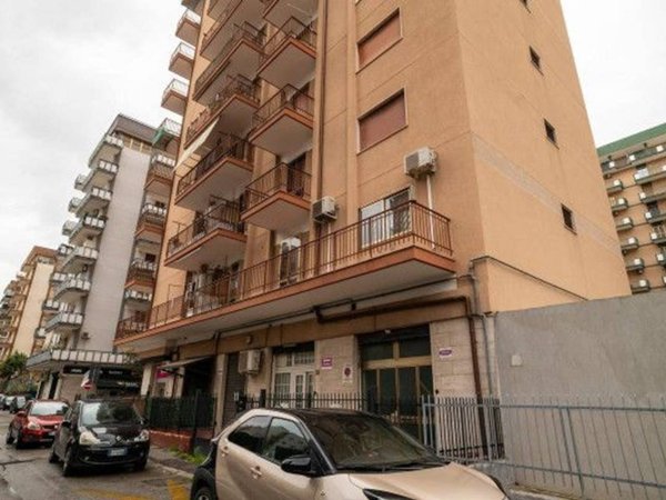 negozio in vendita a Taranto in zona Italia-Montegranaro