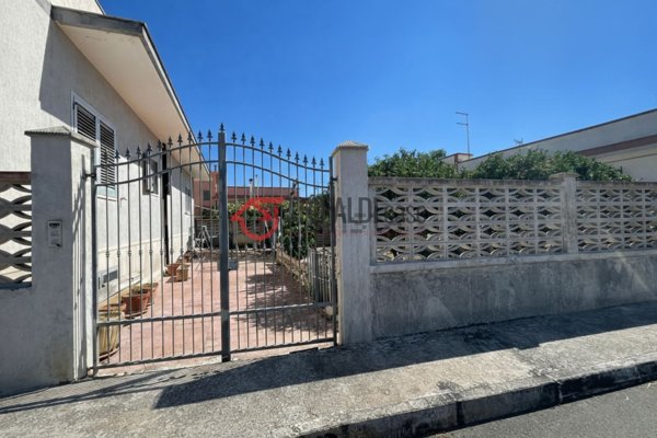 casa indipendente in vendita a Taranto in zona Talsano