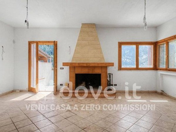 casa indipendente in vendita a Taranto in zona Solito-Corvisea