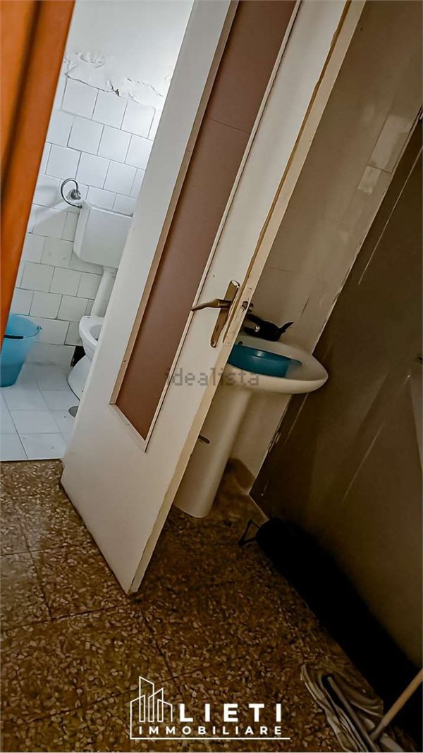 negozio in vendita a Taranto in zona Tre Carrare-Battisti