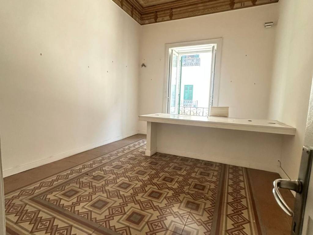 appartamento in vendita a Taranto in zona Borgo Antico