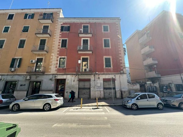 negozio in vendita a Taranto in zona Italia-Montegranaro
