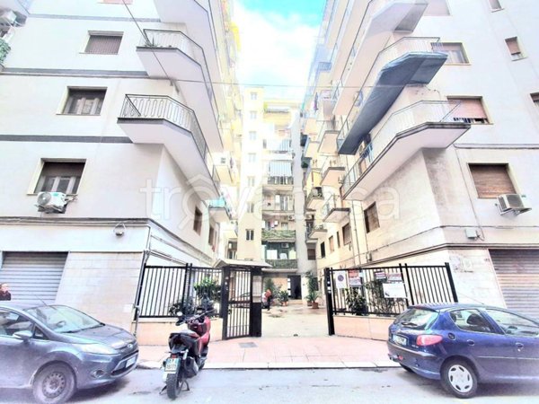 locale commerciale in vendita a Taranto in zona Tre Carrare-Battisti