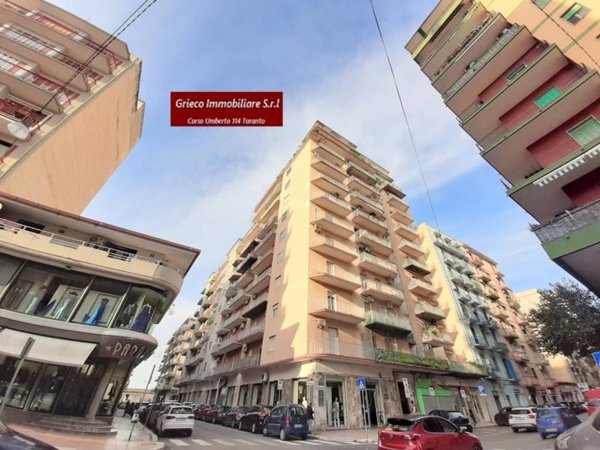 appartamento in vendita a Taranto in zona Tre Carrare-Battisti