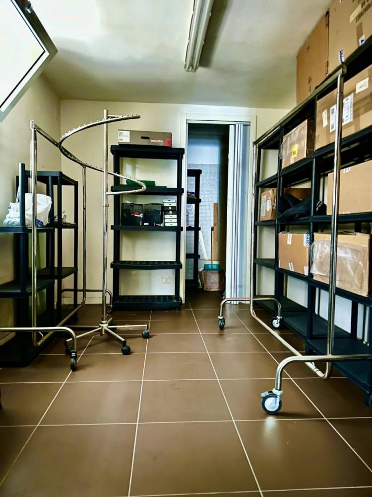 locale commerciale in vendita a Taranto in zona Borgo