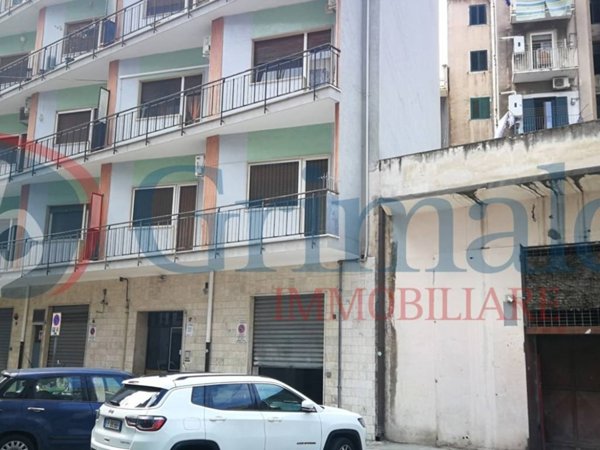 locale commerciale in vendita a Taranto in zona Tre Carrare-Battisti