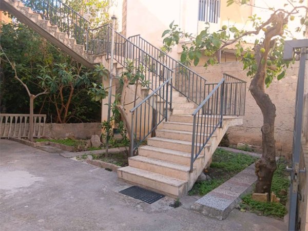 casa indipendente in vendita a Taranto