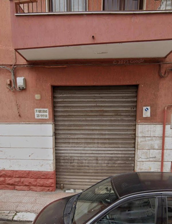locale commerciale in vendita a Taranto in zona Tamburi-Croce