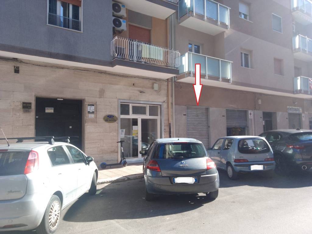 negozio in vendita a Taranto in zona Italia-Montegranaro