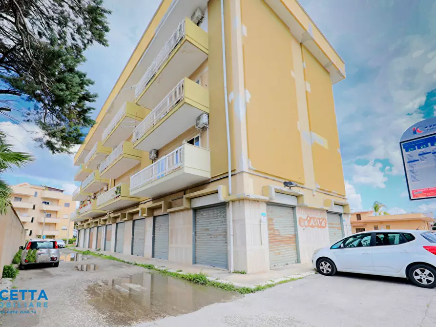 locale commerciale in vendita a Taranto in zona Borgo Antico
