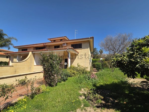 casa indipendente in vendita a Taranto in zona Lama