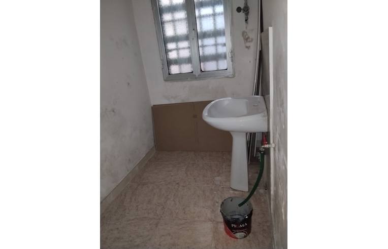 locale commerciale in vendita a Taranto