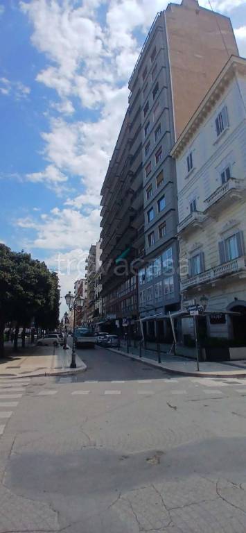 ufficio in vendita a Taranto in zona Borgo
