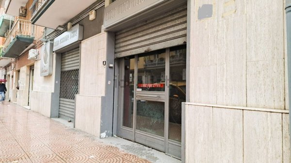 locale commerciale in vendita a Taranto