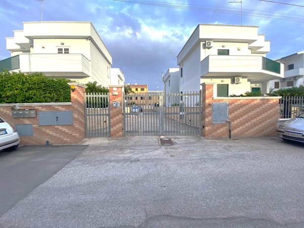 casa indipendente in vendita a Taranto in zona Solito-Corvisea