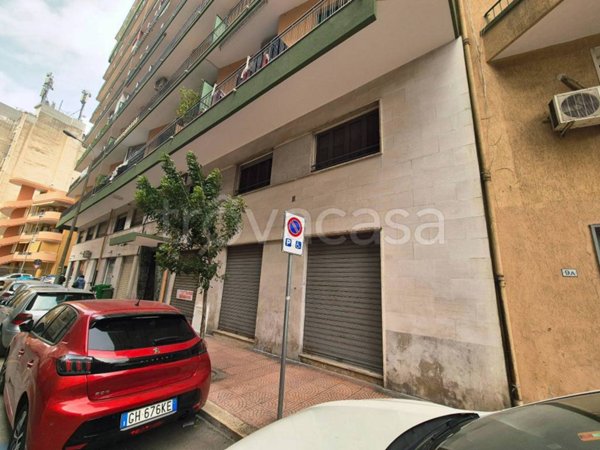negozio in vendita a Taranto in zona Tre Carrare-Battisti