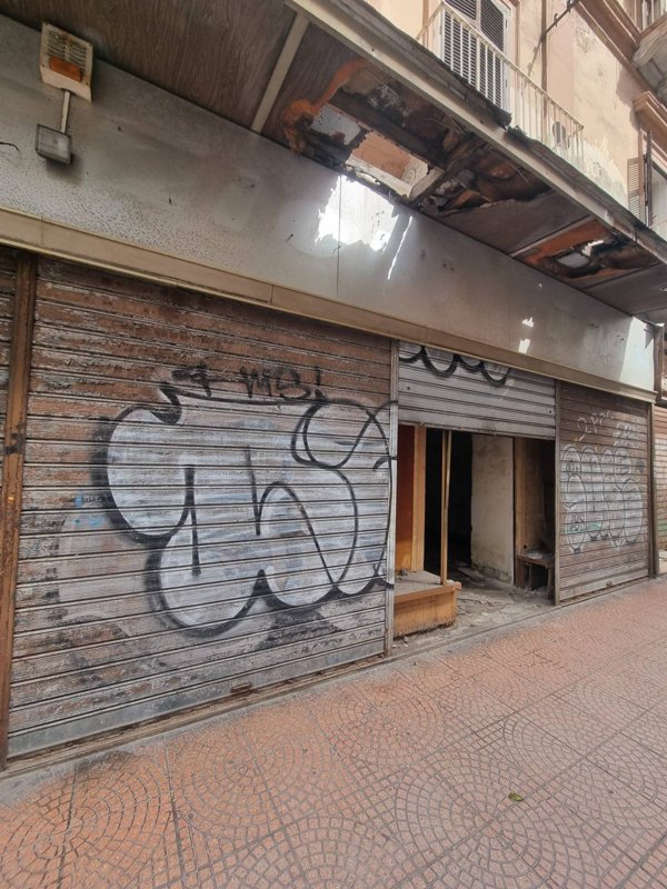locale commerciale in vendita a Taranto in zona Borgo