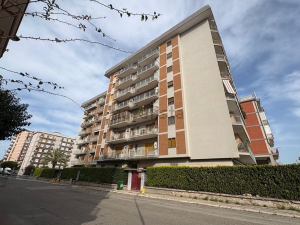 appartamento in vendita a Taranto in zona Italia-Montegranaro