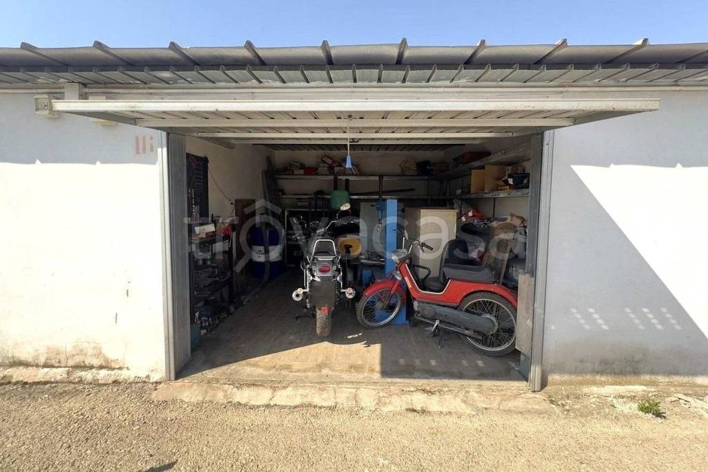 appartamento in vendita a Taranto in zona Tamburi-Croce