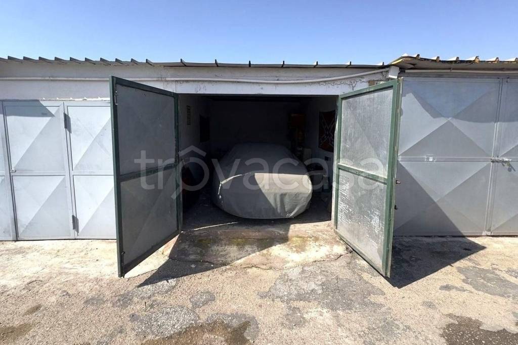 appartamento in vendita a Taranto in zona Tamburi-Croce