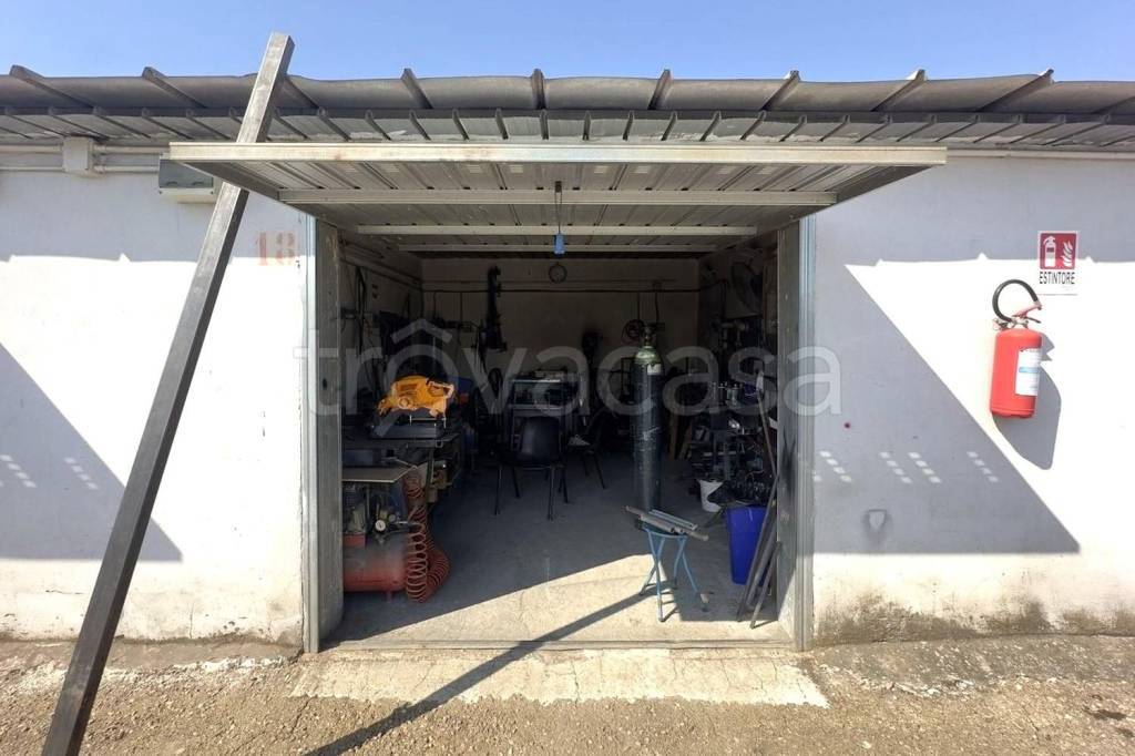 appartamento in vendita a Taranto in zona Tamburi-Croce