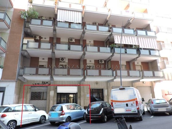 negozio in vendita a Taranto in zona Italia-Montegranaro