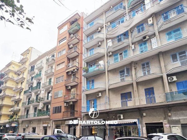negozio in vendita a Taranto in zona Tre Carrare-Battisti