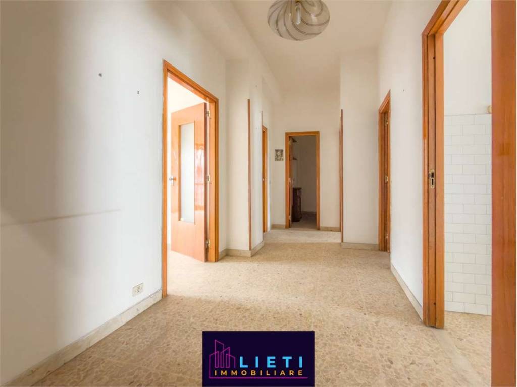 appartamento in vendita a Taranto in zona Italia-Montegranaro