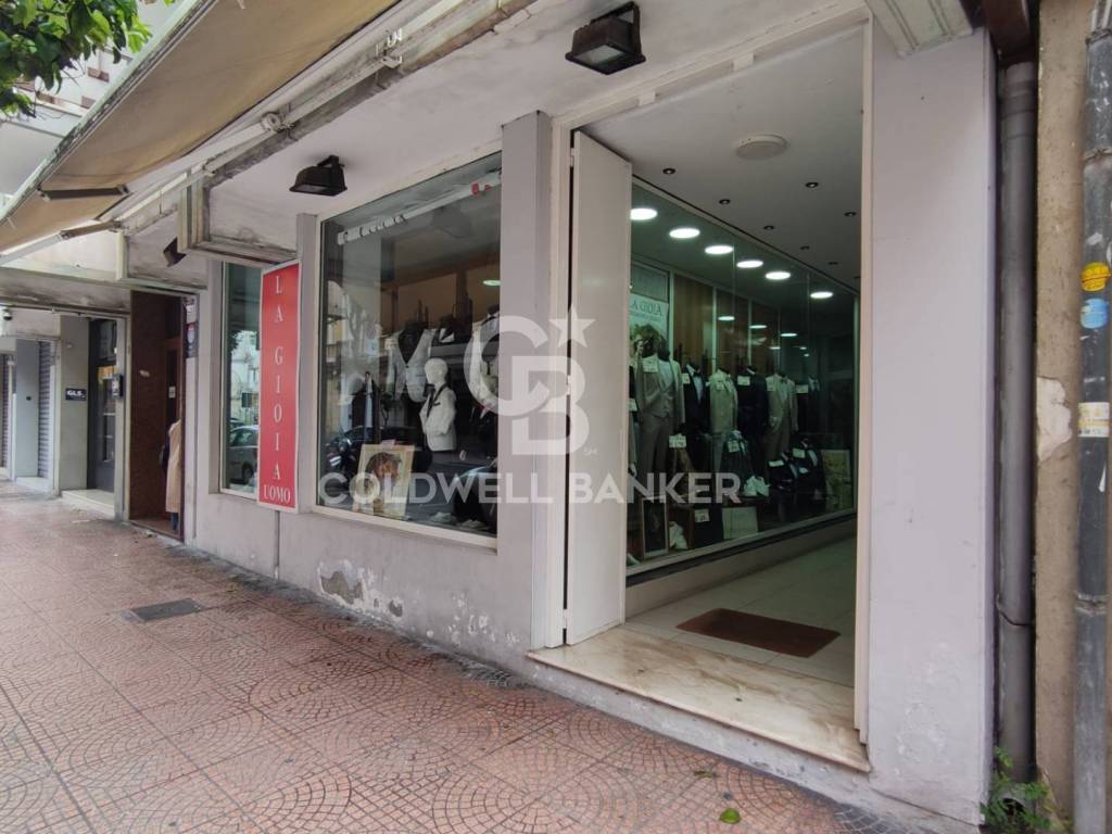 negozio in vendita a Taranto in zona Borgo