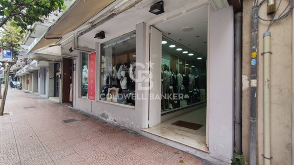 locale commerciale in vendita a Taranto in zona Borgo