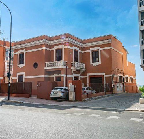 casa indipendente in vendita a Taranto in zona Borgo