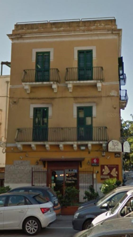 negozio in vendita a Taranto in zona Tre Carrare-Battisti