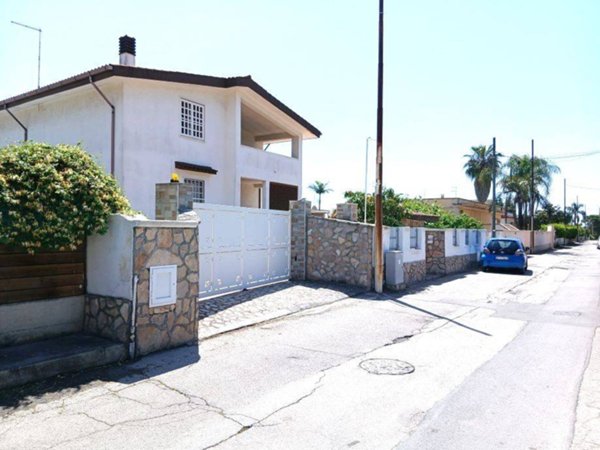 casa indipendente in vendita a Taranto in zona San Donato