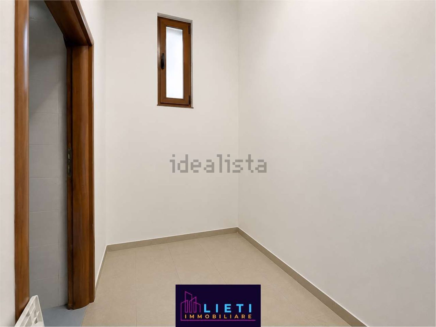 locale commerciale in vendita a Taranto in zona Borgo