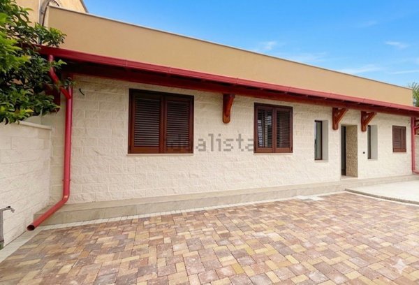 casa indipendente in vendita a Taranto in zona Talsano